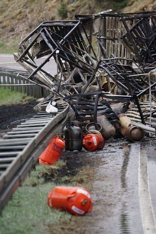 brennender_lkw_b313_lenk_19