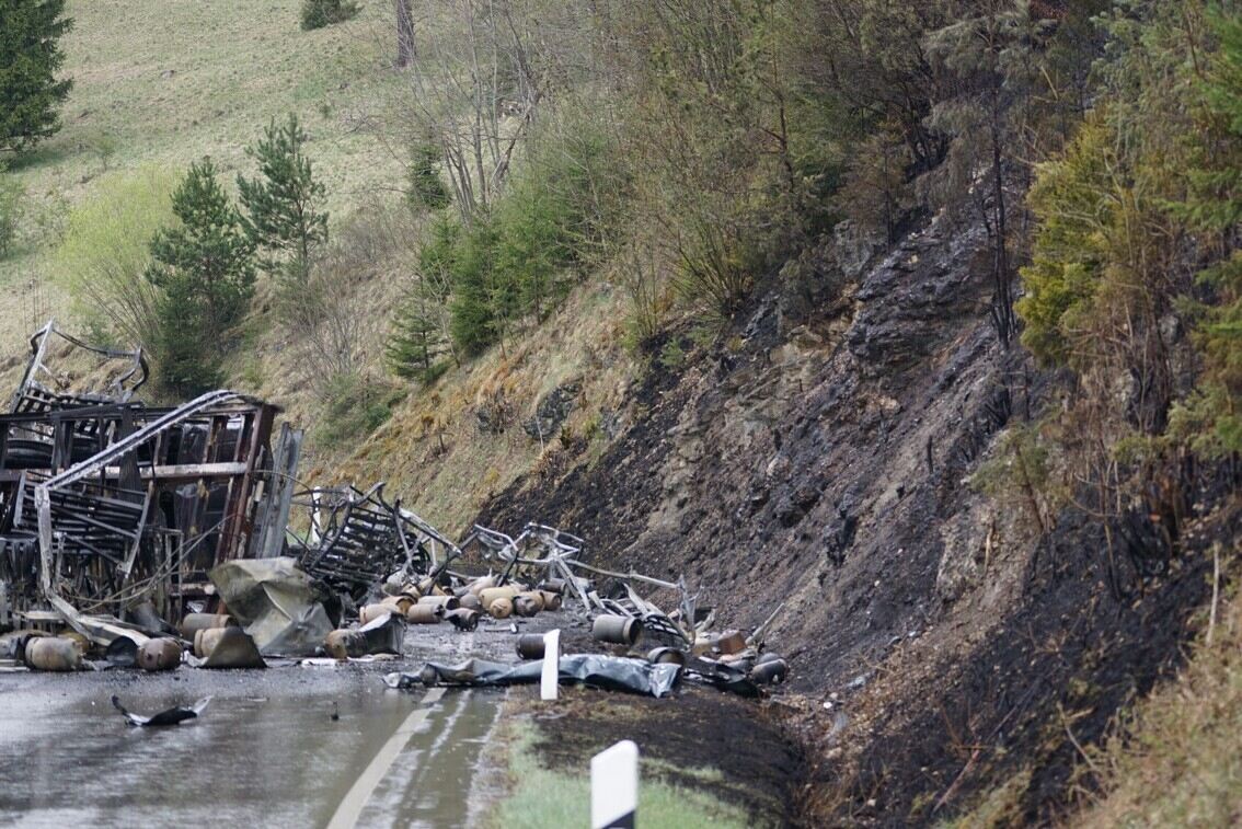 brennender_lkw_b313_lenk_20