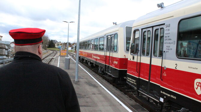 Seit Montag fahren auf der Alb-Bahn-Strecke über Münsingen und Engstingen nach Gammertingen keine Züge mehr.  FOTO: FISCHER