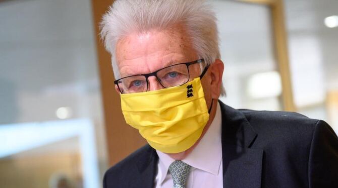 Ministerpräsident Winfried Kretschmann (Grüne) kommt zur Sitzung