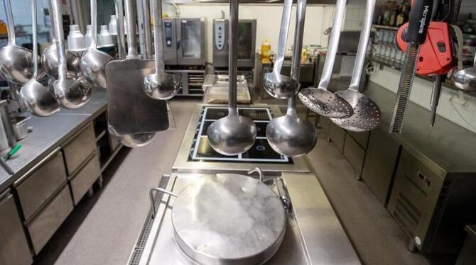 Die Küche eines Hotels ist leer