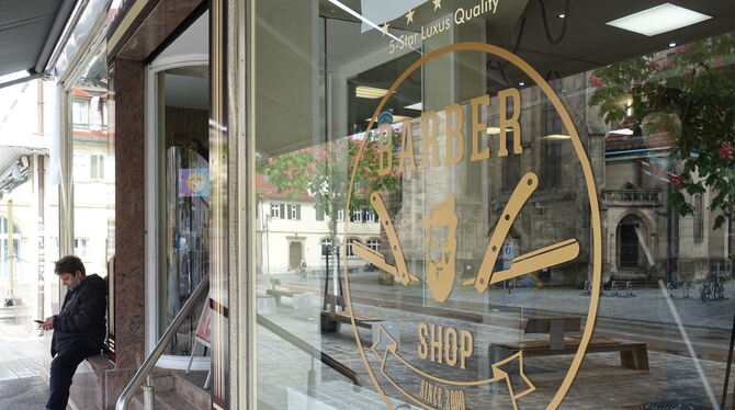 In der Metzgerstraße wird an vielen Orten wieder gut abgeschnitten und frisiert.