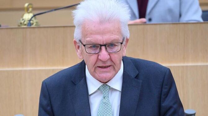 Winfried Kretschmann spricht im Landtag