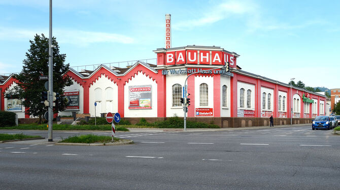 Am Standort des ehemaligen Bauhaus-Marktes sollen künftig eine Lidl und Edeka-Filiale Einzug halten. Auf der gegenüberliegenden