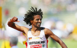Pliezhäuser Aushängeschild: »Rastamann« Filmon Ghirmai, hier 2007 bei seinem Europacup-Sieg über 3 000 Meter Hindernis.  FOTO: E