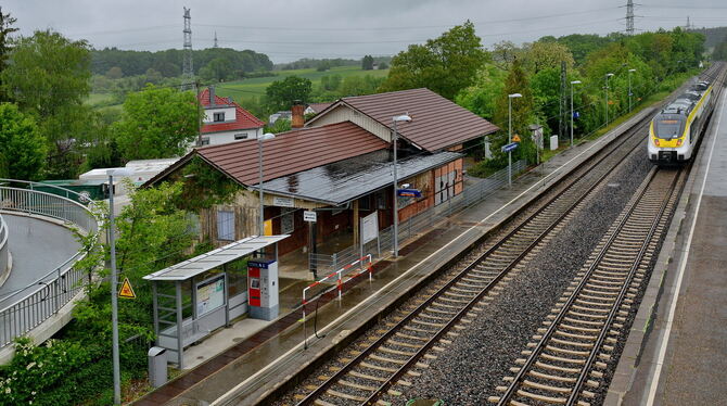 Der Sondelfinger Bahnhof fristet ein Schattendasein. Jetzt hofft die Gemeinde auf Anschluss an die geplante Regionalstadtbahn. F