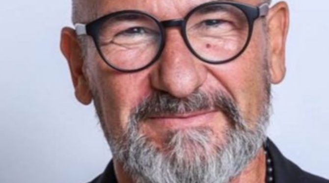 Roberto Laraia ist selbst Friseur und Obermeister der  Friseur-Innung  Reutingen. FOTO: PRIVAT