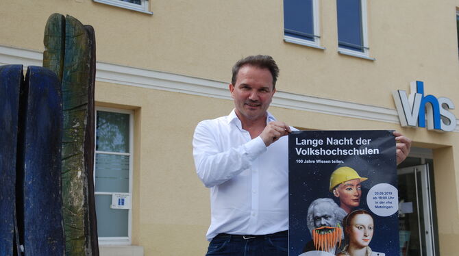 Der Metzinger  VHS-Leiter Oliver Beck setzt auch in der Übergangszeit nach Corona verstärkt auf Online-Kurse. FOTO: PFISTERER