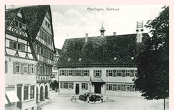 Das Pfullinger Rathaus I in seiner ursprünglichen Größe. Die Aufnahme ist etwa 1910 entstanden.  FOTO: SAMMLUNG BADER