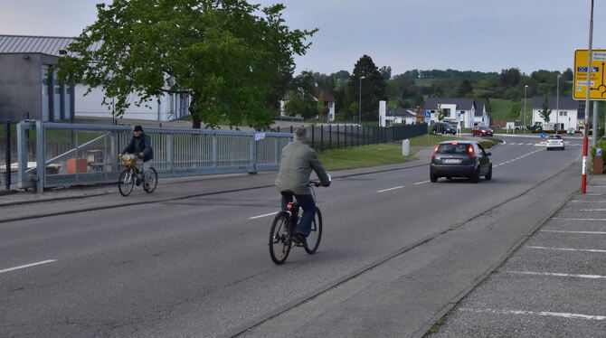 Die Hechinger Straße wird saniert, Radler bekommen einen Schutzstreifen.  FOTO: MEYER
