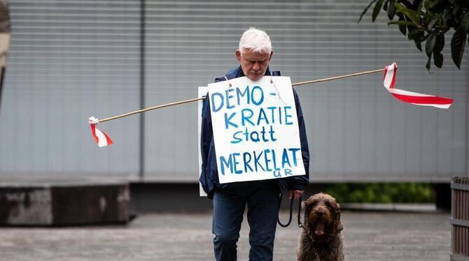 »Demokratie statt Merkelatur«