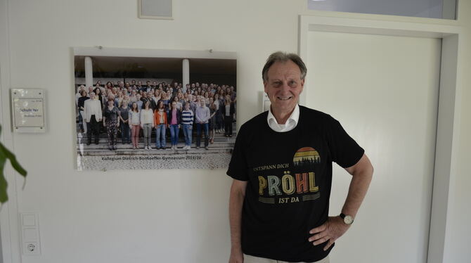 Dieses Shirt hat Schulleiter Matthias Pröhl zum Start der diesjährigen Abiturprüfungen angezogen: Damit sich die Schüler nicht s