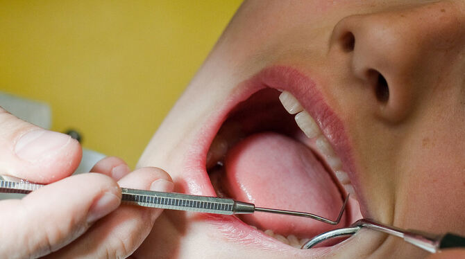 Wohl denen, die sich bei Schmerzen in einer Zahnarztpraxis behandeln lassen können. In Großbritannien ist das derzeit nicht der