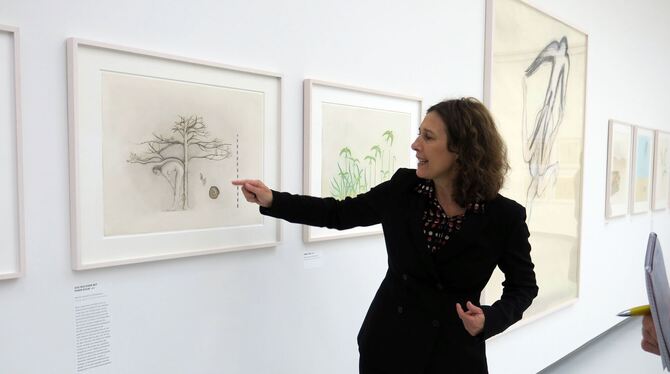 Aussichten auf Preisgelder der Commerzbank-Stiftung: Kunsthallenleiterin Nicole Fritz in einer Ausstellung in der Kunsthalle Tüb