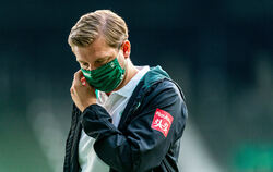 Bremens Coach Florian Kohfeldt glaubt nicht, dass das der Knockout war.  FOTO: WITTERS