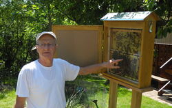 Faszinierende Bienenwelt: Erwin Ortinau hat einen Schaukasten in seinem Garten.