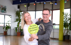 Sandra Felder und Ralph Boden betreiben die Tanzschule Tanzen und Spaß in Reutlingen.   FOTO: PIETH