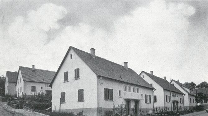 Anfang der 50er-Jahre errichtete die Baugenossenschaft Pfullingen neue Siedlungen, wie hier in der Weinbergstraße, vor allem für