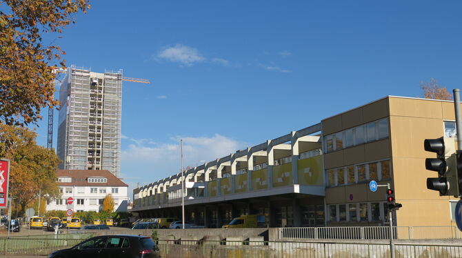 Kulturfabrik oder Magazin des Naturkundemuseums – wie soll die ehemalige Paketpost bis zum Abriss genutzt werden?   FOTO: KNAUER