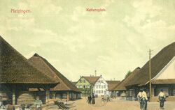 Der Kelternplatz um 1905: (von links) Herrschaftskelter, Äußere Stadtkelter, Äußere Heiligenkelter und Kalebskelter sowie die Ge