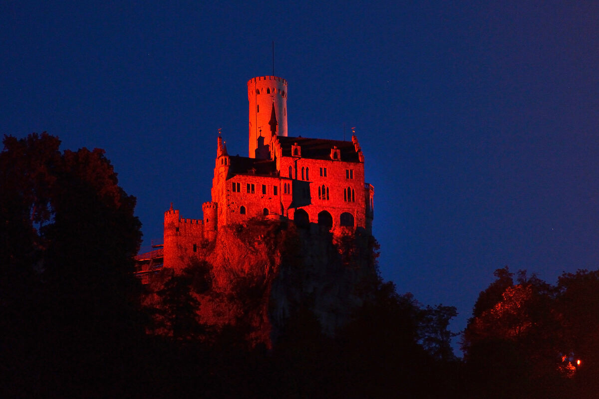 red_schlosslichtenstein_6