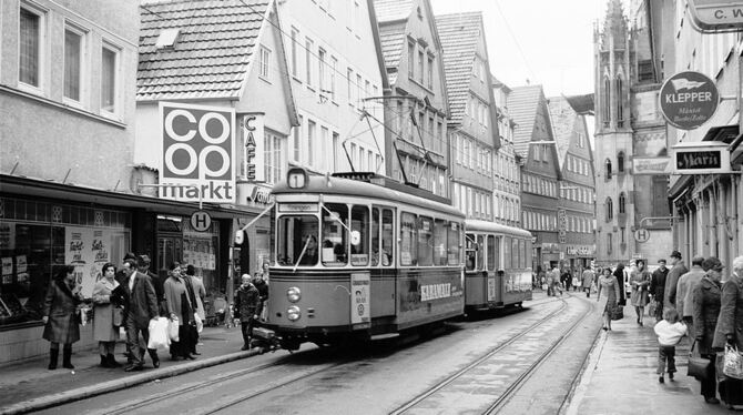 Ausweichstellen, wie hier auf der Wilhelmstraße bei der Marienkirche, ermöglichten den Begegnungsverkehr auf einspurigen Strecke
