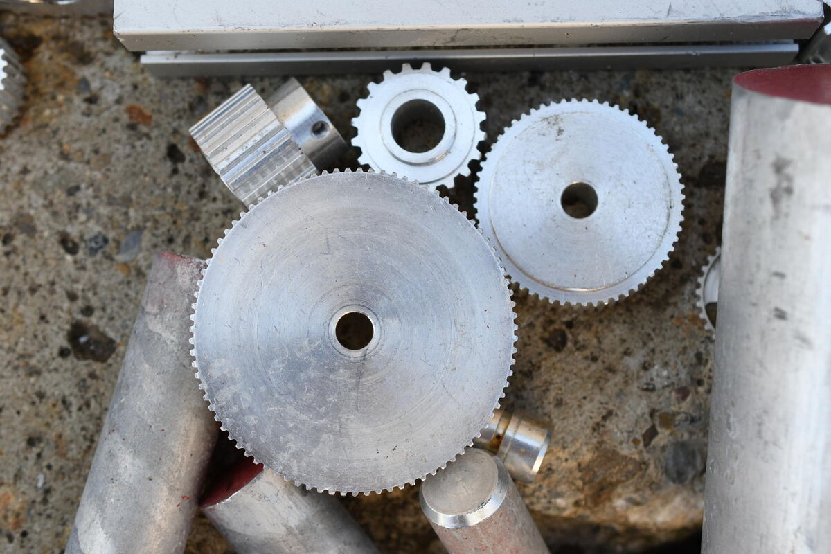 Eigentlich zu schön für den Schrott: Filigrane Zahnräder aus Aluminium.