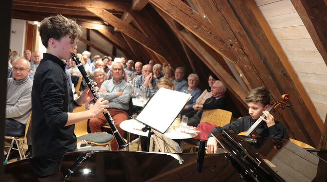 Passende Musik zu verschiedenen Anlässen bieten Ensembles der Jugendmusikschule Steinlach. Hier spielte das Klezmer-Trio mit Jos