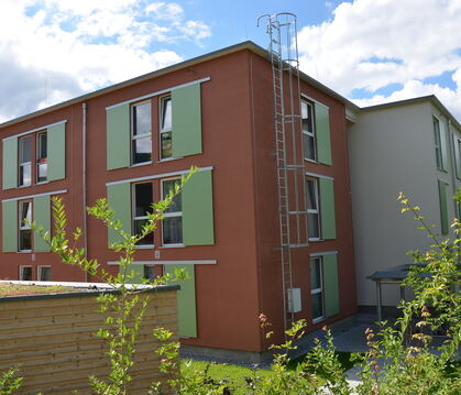 In der Großen Heerstraße 82 hat die Stadt Pfullingen ein Wohnhaus mit 25 Sozialwohnungen gebaut. Seit dem Frühjahr ist es bewohn