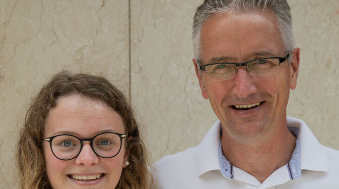 Thomas Wurster (55) und Tochter Franziska (15) betonen, wie wichtig es für sie ist, wieder Lokale besuchen zu dürfen. Zwei, drei