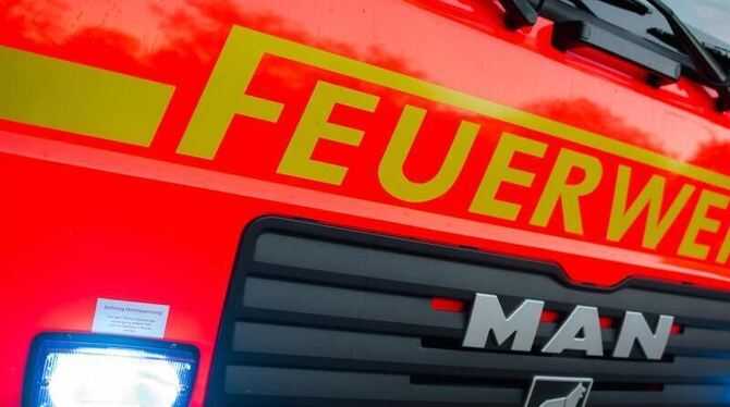 Ein Löschfahrzeug der Feuerwehr Ein Löschfahrzeug der Feuerwehr
