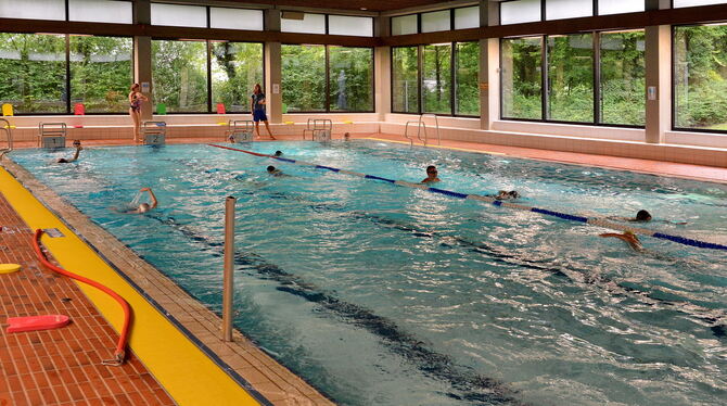 Immer schön Abstand halten: Obwohl das Hallenbad wieder geöffnet hatte, konnte die Schwimmabteilung des TSV Betzingen wegen der
