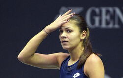  Die rumänische Profispielerin Andreea-Christina Mitu muss sich vor ihrem ersten Einsatz beim TV Reutlingen einem Corona-Schnell