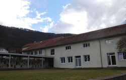 Noch ist die Grundschule Glems eine Außenstelle der Uhlandschule Neuhausen. Ihr mangelt es an Schülern und Lehrkräften.   FOTO: 
