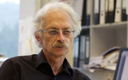 Der Immunologe Professor Hans-Georg Rammensee wünscht sich bei dem Corona-Virus mehr Forschung auf universitärer Ebene.  FOTO: F