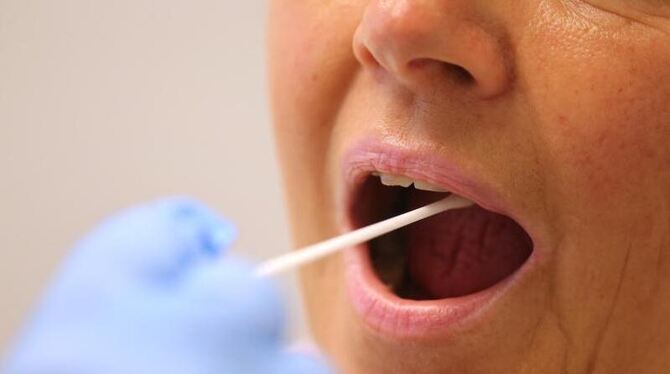 Abstrich für Corona-Test