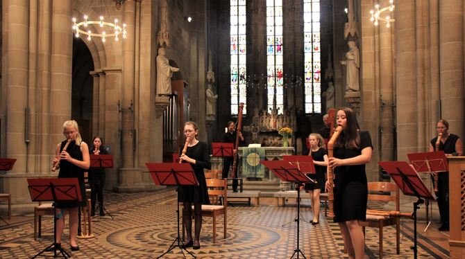 Mitglieder des Blockflötenensembles beim Konzert in der Marienkirche.  FOTO: VARADY