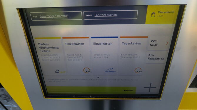An den neuen Fahrkartenautomaten von Abellio gibt’s Tickets für Fahrten in den Verbünden Naldo und VVS sowie zu weiteren Zielen