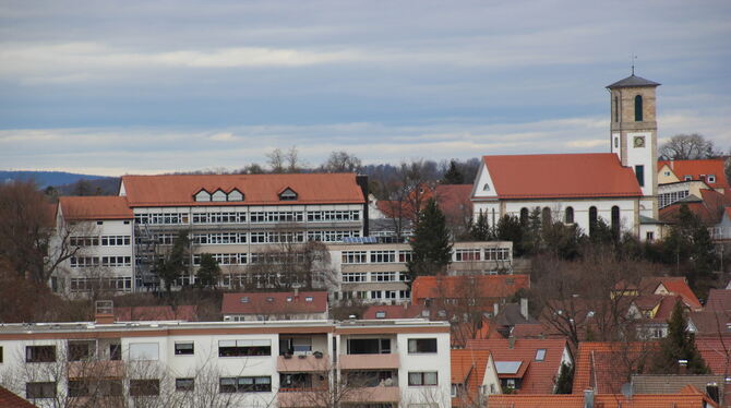 Wenn die Schlossschule einen Anbau an der Tübinger Straße bekommt, könnte die Skyline von Gomaringen schon bald anders aussehen.