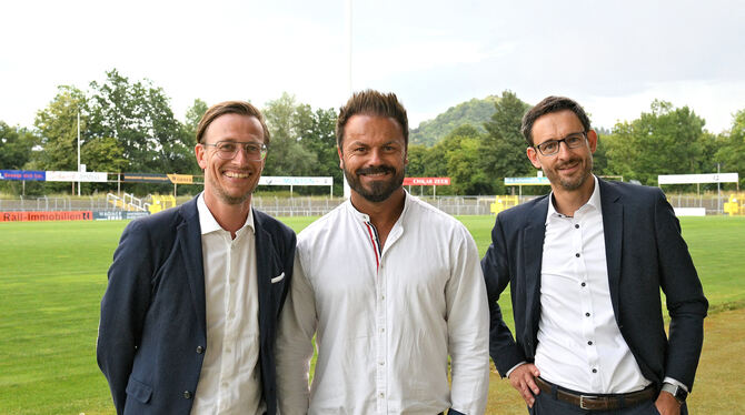 Das neue Vorstandsteam des SSV Reutlingen 1905 Fußball: (von links) Mario Kolb, Patrick Gühring, Karsten Amann.  FOTO: BAUR