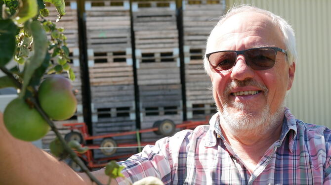 Der frühere Leiter des städtischen Obstbaubetriebes in Metzingen Detlef Schollmeier ist in den Ruhestand gegangen, erinnert sich