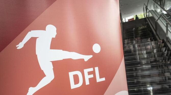 DFL-Ein Aufsteller, auf dem das Logo des DFL zu sehen ist.