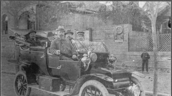 Gustav Wagner mit dem Tribelhorn Modell 1. FOTO: STADTARCHIV REUTLINGEN