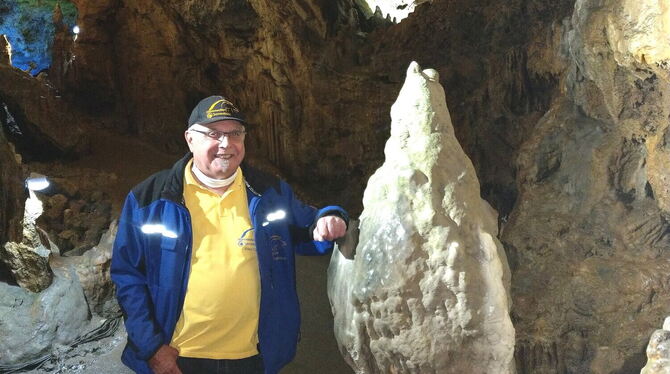 Ernst Cyprianus ist seit 30 Jahren Höhlenführer. Die Bärenhöhle kennt er in- und auswendig. FOTO: BÖHM