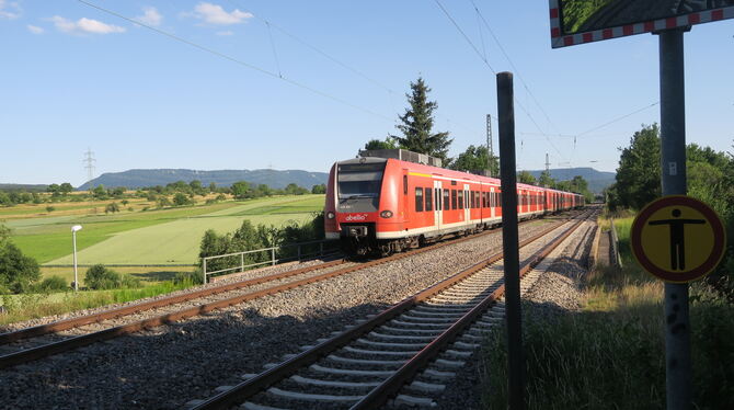 Die Regionalbahn nach Stuttgart von Abellio fährt seit dem Fahrplanwechsel im Juni in Bempflingen nur durch. Seitdem gibt es auc