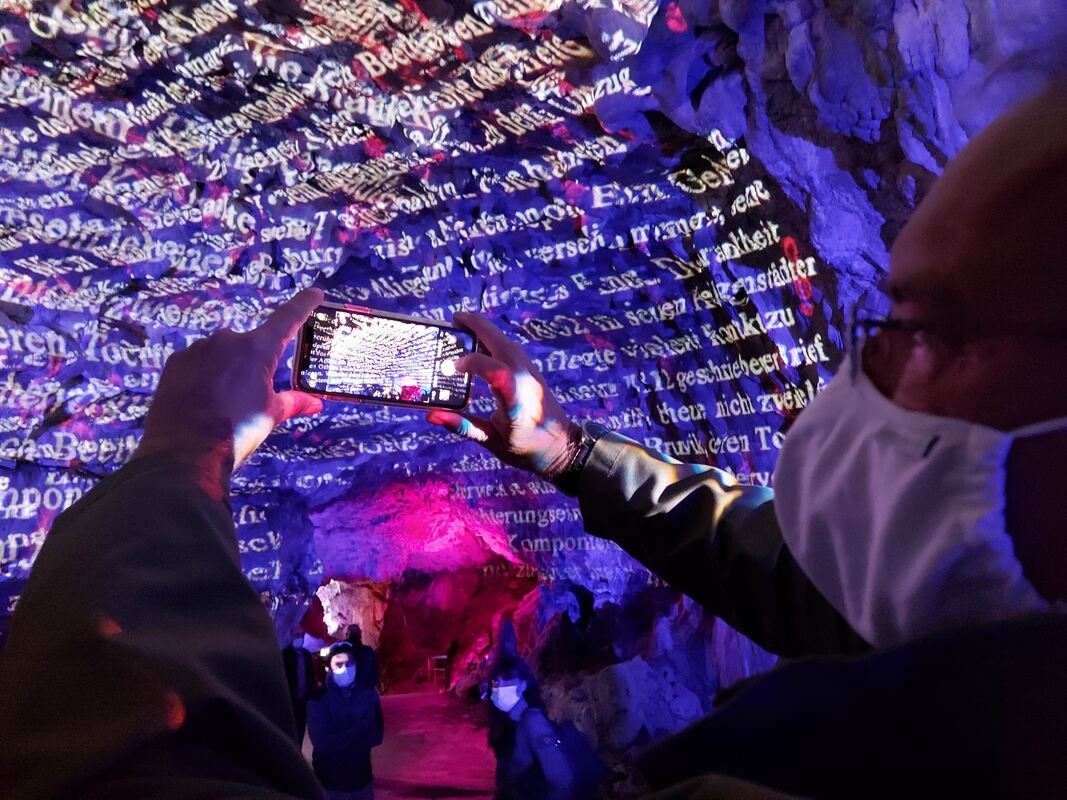 Die Bärenhöhle ist zum fünften Mal illuminiert. Die Installationen verwandeln die unterirdischen Gänge und Hallen in ein magisch