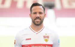 Gonzalo Castro vom VfB Stuttgart steht an der Seitenlinie