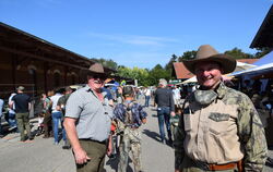 Reinhold Roth und Rolf Day aus Apfelstetten sind Jäger mit großen Hüten, keine Cowboys. 