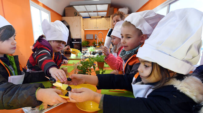 Das Thema Ernährung und das Beteiligen am Kochen soll auch im neuen Kindergarten Hinter Höfen mal eine wichtige Rolle im Betreuu