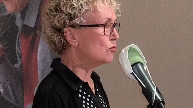 Sylvia Kern von der Deutschen Alzheimer Gesellschaft sprach zum Thema Demenz.   FOTO: BÖHM